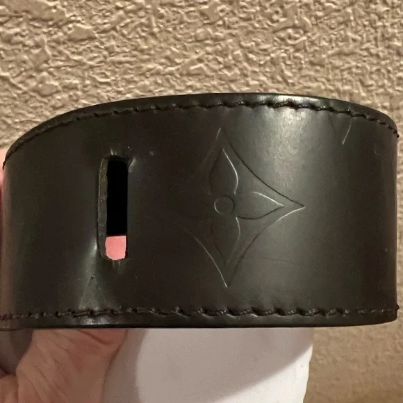 LOUIS VUITTON MONOGRAM GLASE FORCE WRAP LEATHER BRACELET.